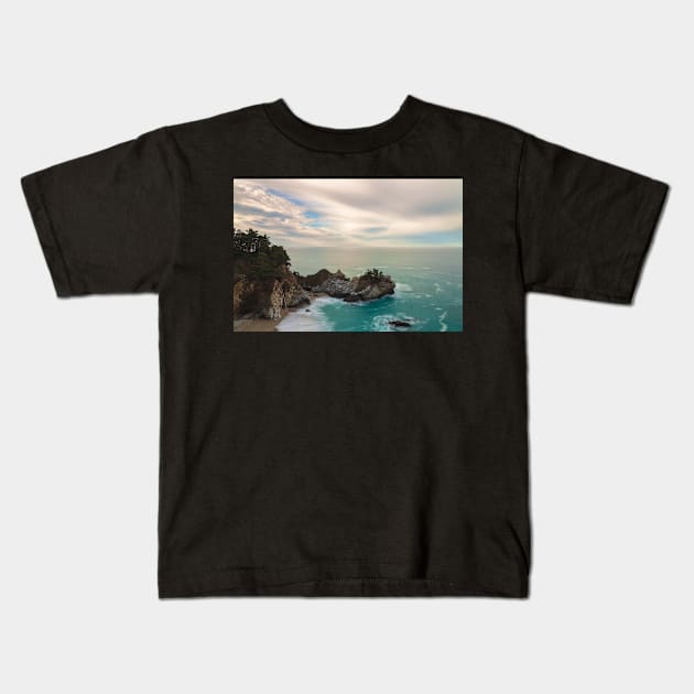 McWay Falls Kids T-Shirt by jvnimages